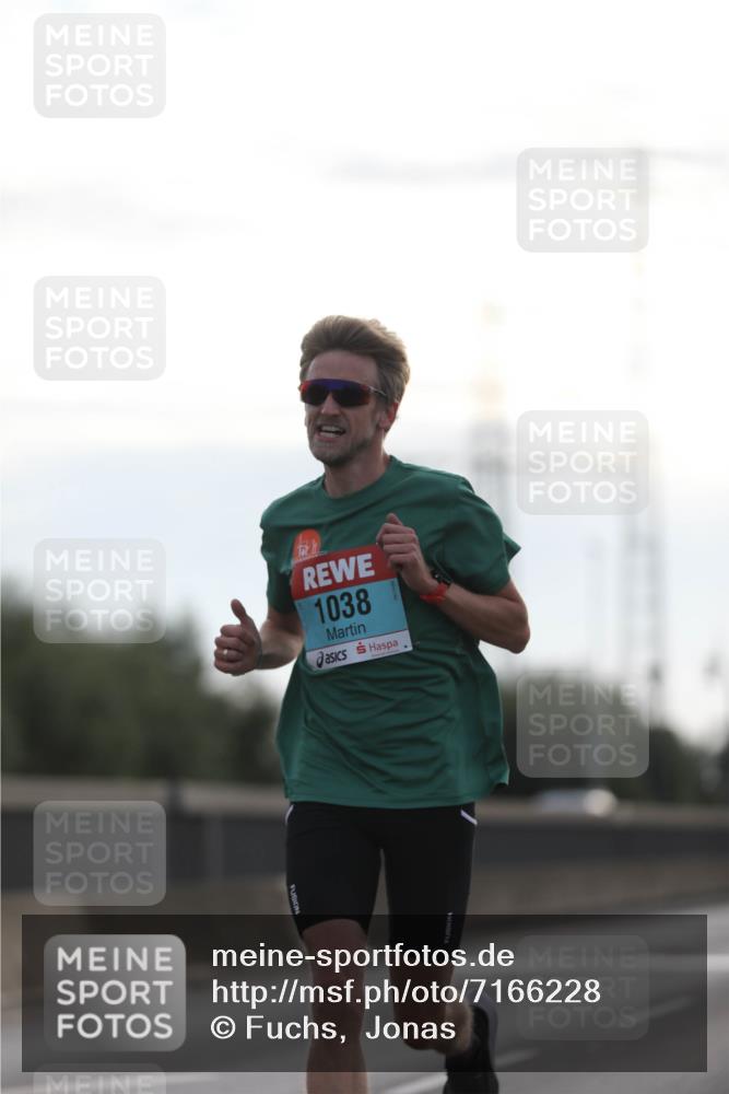 03.10.2024 - Köhlbrandbrückenlauf Fuchs,  Jonas http://msf.ph/oto/7166228 03.10.2024 09:09:35 Position 3 1038 meine-sportfotos.de