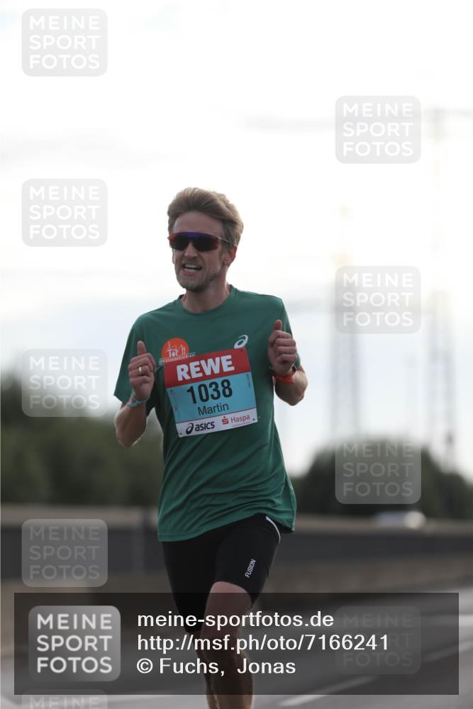 03.10.2024 - Köhlbrandbrückenlauf Fuchs,  Jonas http://msf.ph/oto/7166241 03.10.2024 09:09:35 Position 3 1038 meine-sportfotos.de