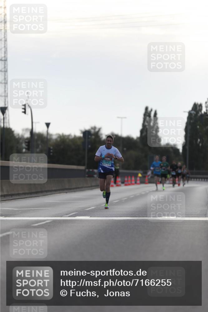 03.10.2024 - Köhlbrandbrückenlauf Fuchs,  Jonas http://msf.ph/oto/7166255 03.10.2024 09:09:39 Position 3 1012 meine-sportfotos.de
