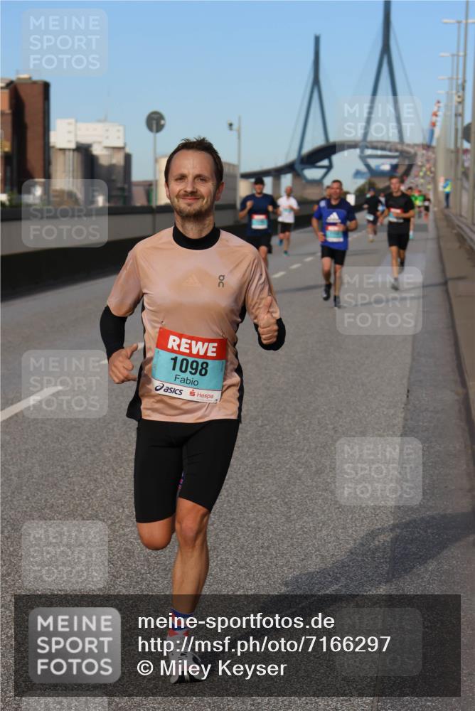 03.10.2024 - Köhlbrandbrückenlauf Miley Keyser http://msf.ph/oto/7166297 03.10.2024 09:40:34 Position 3 1098 meine-sportfotos.de