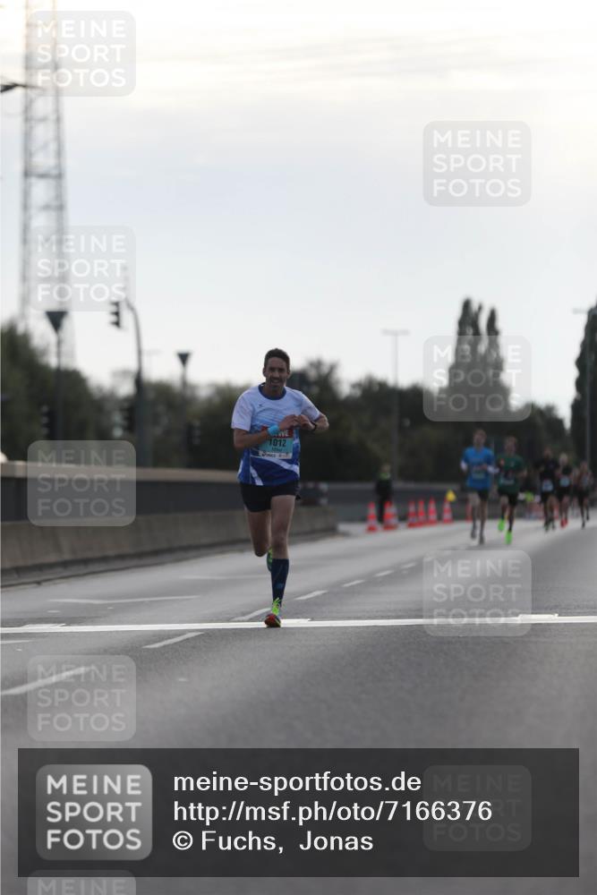 03.10.2024 - Köhlbrandbrückenlauf Fuchs,  Jonas http://msf.ph/oto/7166376 03.10.2024 09:09:41 Position 3 1012 meine-sportfotos.de