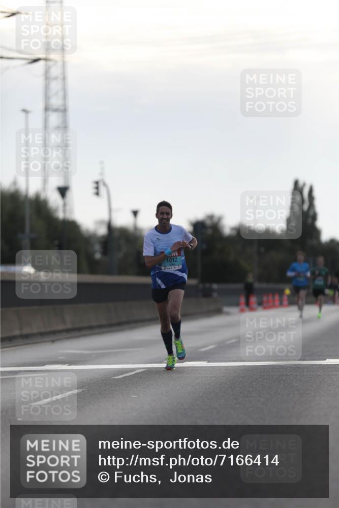 03.10.2024 - Köhlbrandbrückenlauf Fuchs,  Jonas http://msf.ph/oto/7166414 03.10.2024 09:09:41 Position 3 1012 meine-sportfotos.de