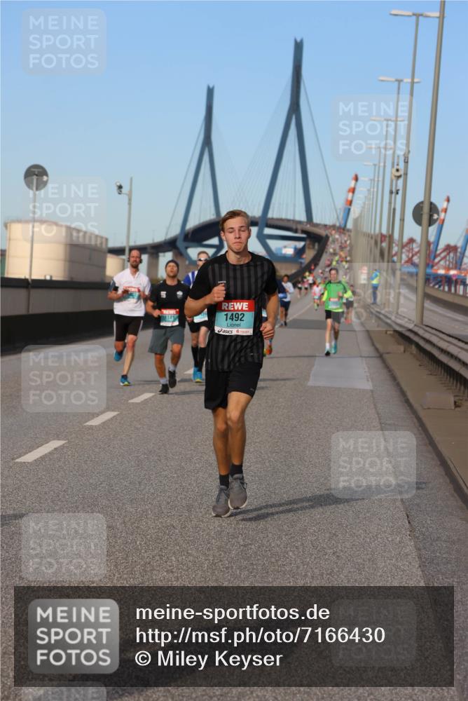 03.10.2024 - Köhlbrandbrückenlauf Miley Keyser http://msf.ph/oto/7166430 03.10.2024 09:40:40 Position 3 1492 meine-sportfotos.de