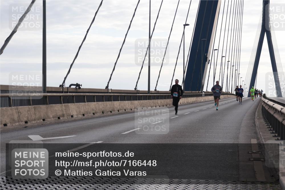 03.10.2024 - Köhlbrandbrückenlauf Matties Gatica Varas http://msf.ph/oto/7166448 03.10.2024 09:19:39 Position 2  meine-sportfotos.de