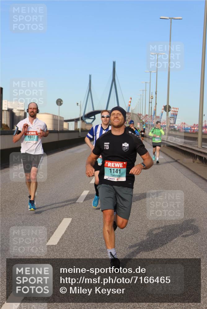 03.10.2024 - Köhlbrandbrückenlauf Miley Keyser http://msf.ph/oto/7166465 03.10.2024 09:40:47 Position 3 1072, 1141 meine-sportfotos.de