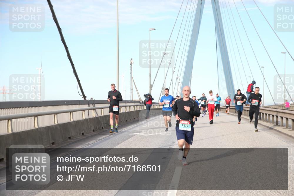 03.10.2024 - Köhlbrandbrückenlauf Jannik Wohlers http://msf.ph/oto/7166501 03.10.2024 09:41:57 Position 2 2570 meine-sportfotos.de