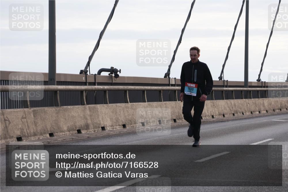 03.10.2024 - Köhlbrandbrückenlauf Matties Gatica Varas http://msf.ph/oto/7166528 03.10.2024 09:19:42 Position 2 1030 meine-sportfotos.de