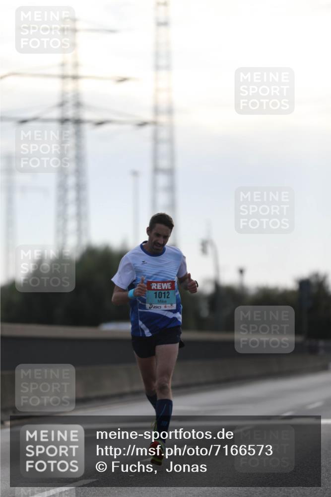 03.10.2024 - Köhlbrandbrückenlauf Fuchs,  Jonas http://msf.ph/oto/7166573 03.10.2024 09:09:44 Position 3 1012 meine-sportfotos.de