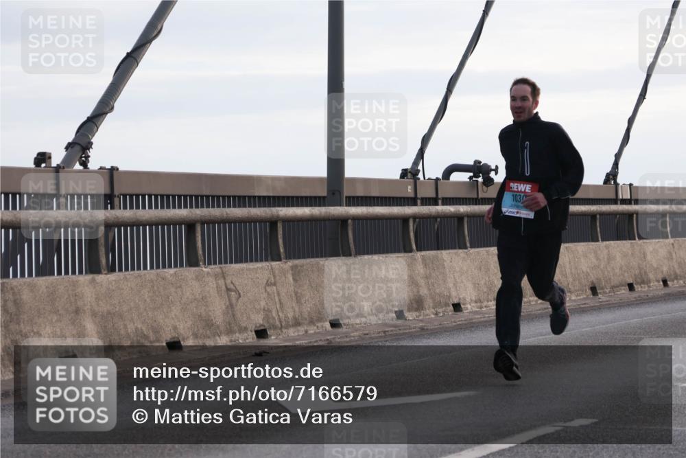 03.10.2024 - Köhlbrandbrückenlauf Matties Gatica Varas http://msf.ph/oto/7166579 03.10.2024 09:19:43 Position 2 103 meine-sportfotos.de