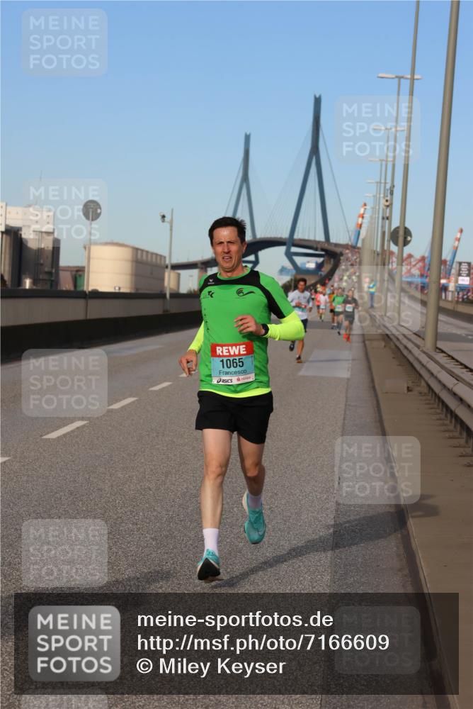 03.10.2024 - Köhlbrandbrückenlauf Miley Keyser http://msf.ph/oto/7166609 03.10.2024 09:40:53 Position 3 1065 meine-sportfotos.de