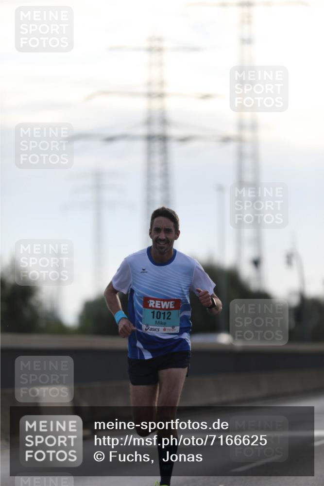 03.10.2024 - Köhlbrandbrückenlauf Fuchs,  Jonas http://msf.ph/oto/7166625 03.10.2024 09:09:44 Position 3 1012 meine-sportfotos.de