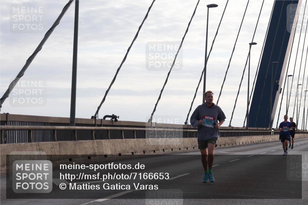 03.10.2024 - Köhlbrandbrückenlauf Matties Gatica Varas http://msf.ph/oto/7166653 03.10.2024 09:19:46 Position 2 1313 meine-sportfotos.de