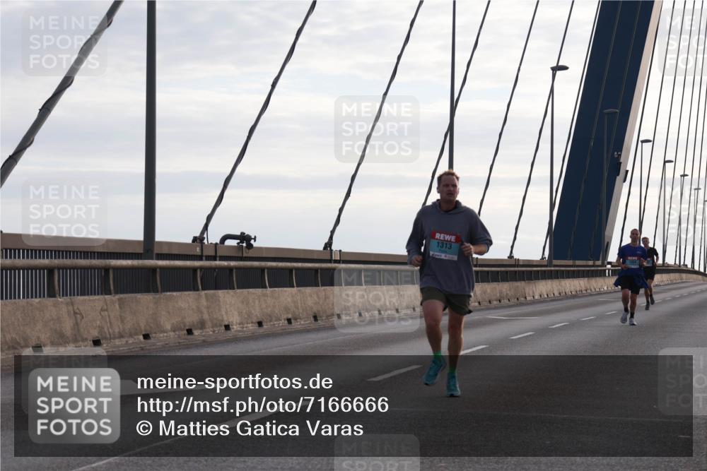 03.10.2024 - Köhlbrandbrückenlauf Matties Gatica Varas http://msf.ph/oto/7166666 03.10.2024 09:19:46 Position 2 1313 meine-sportfotos.de