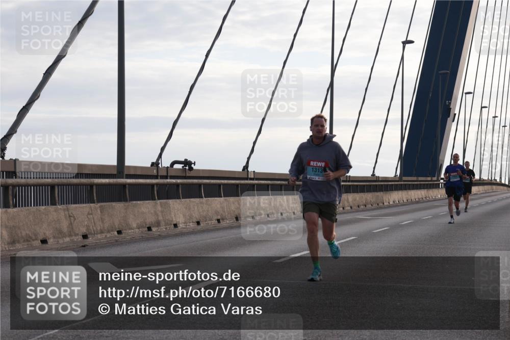 03.10.2024 - Köhlbrandbrückenlauf Matties Gatica Varas http://msf.ph/oto/7166680 03.10.2024 09:19:46 Position 2 1313 meine-sportfotos.de