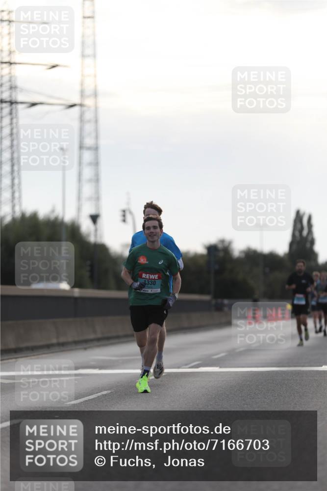 03.10.2024 - Köhlbrandbrückenlauf Fuchs,  Jonas http://msf.ph/oto/7166703 03.10.2024 09:09:54 Position 3 1330 meine-sportfotos.de