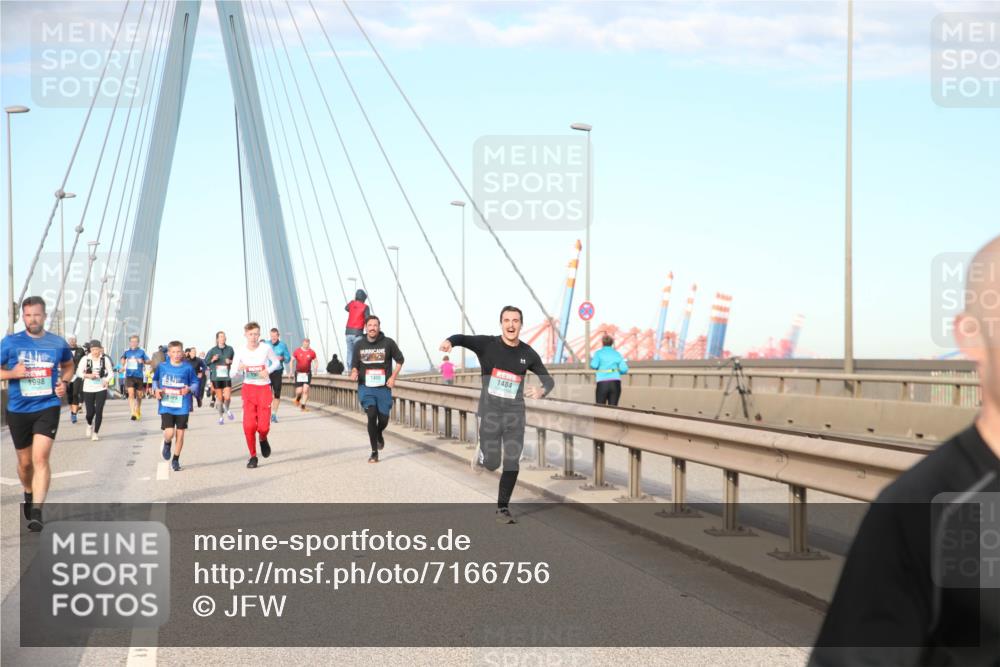 03.10.2024 - Köhlbrandbrückenlauf Jannik Wohlers http://msf.ph/oto/7166756 03.10.2024 09:41:59 Position 2 1484, 1998 meine-sportfotos.de
