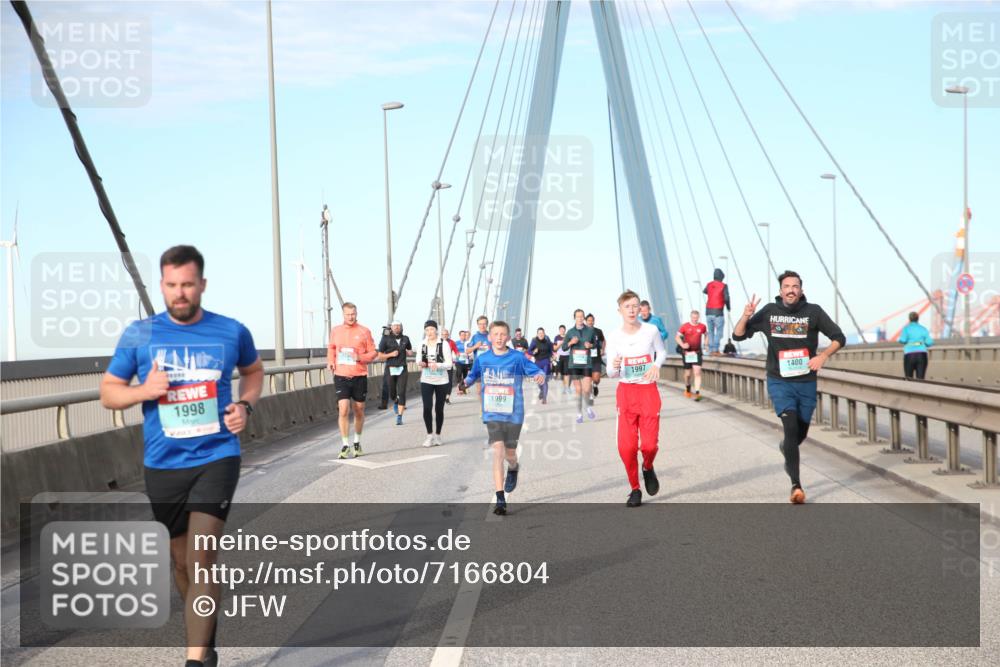 03.10.2024 - Köhlbrandbrückenlauf Jannik Wohlers http://msf.ph/oto/7166804 03.10.2024 09:42:02 Position 2 1998, 1999, 1997, 1400 meine-sportfotos.de