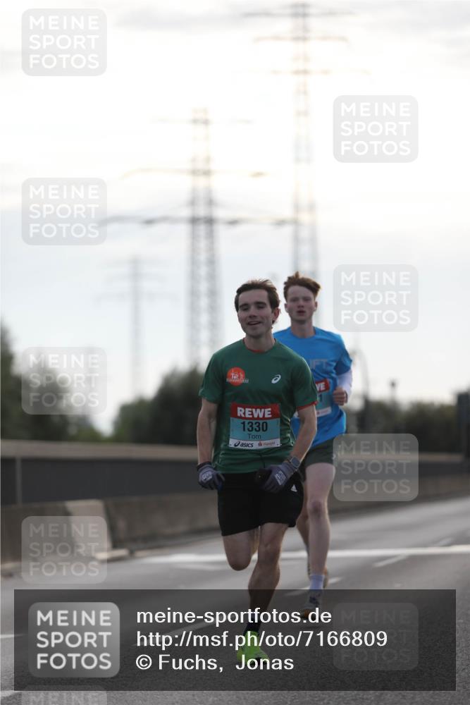 03.10.2024 - Köhlbrandbrückenlauf Fuchs,  Jonas http://msf.ph/oto/7166809 03.10.2024 09:09:55 Position 3 1330 meine-sportfotos.de