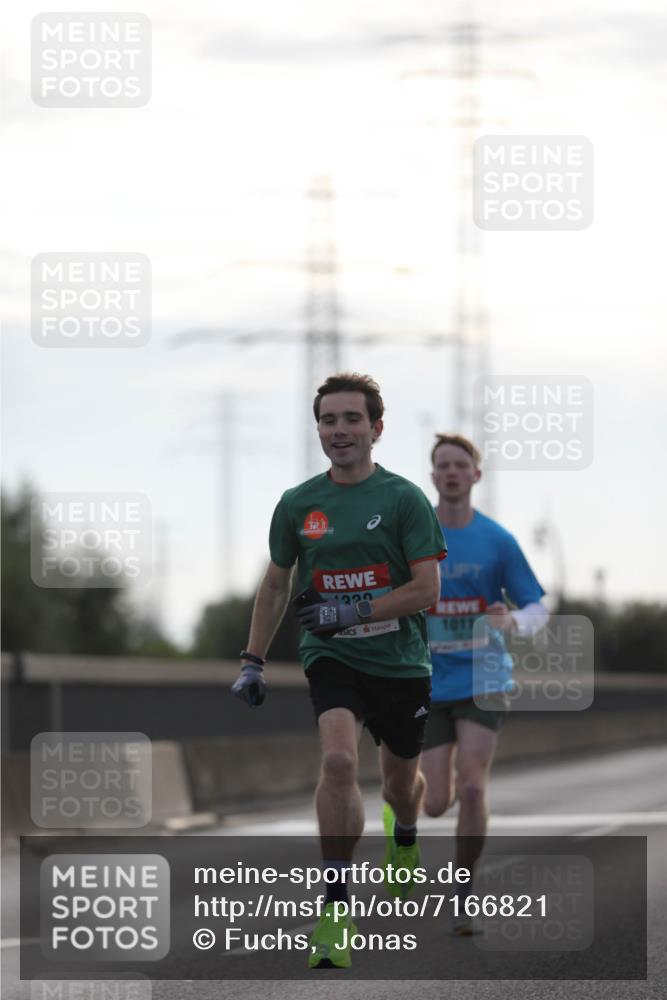 03.10.2024 - Köhlbrandbrückenlauf Fuchs,  Jonas http://msf.ph/oto/7166821 03.10.2024 09:09:56 Position 3 1320, 1011 meine-sportfotos.de