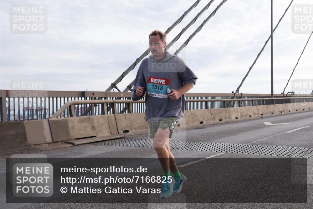 03.10.2024 - Köhlbrandbrückenlauf Matties Gatica Varas http://msf.ph/oto/7166825 03.10.2024 09:19:49 Position 2 1313 meine-sportfotos.de