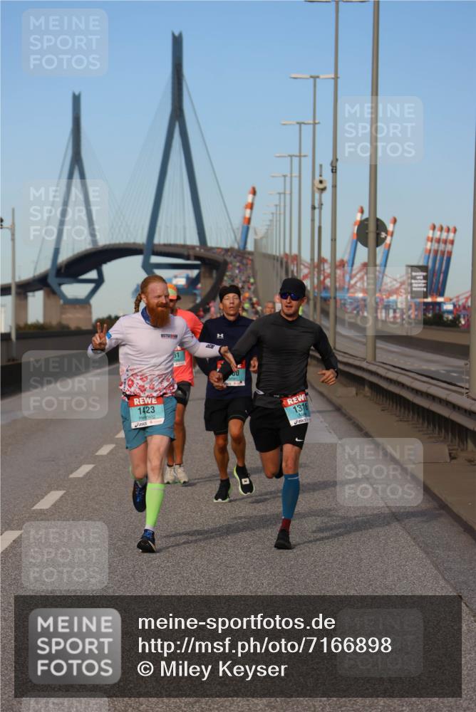 03.10.2024 - Köhlbrandbrückenlauf Miley Keyser http://msf.ph/oto/7166898 03.10.2024 09:41:22 Position 3 1423, 13, 1316 meine-sportfotos.de