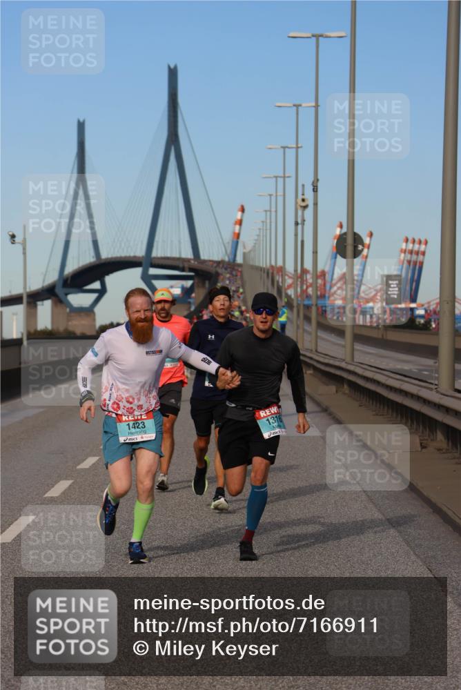 03.10.2024 - Köhlbrandbrückenlauf Miley Keyser http://msf.ph/oto/7166911 03.10.2024 09:41:23 Position 3  meine-sportfotos.de