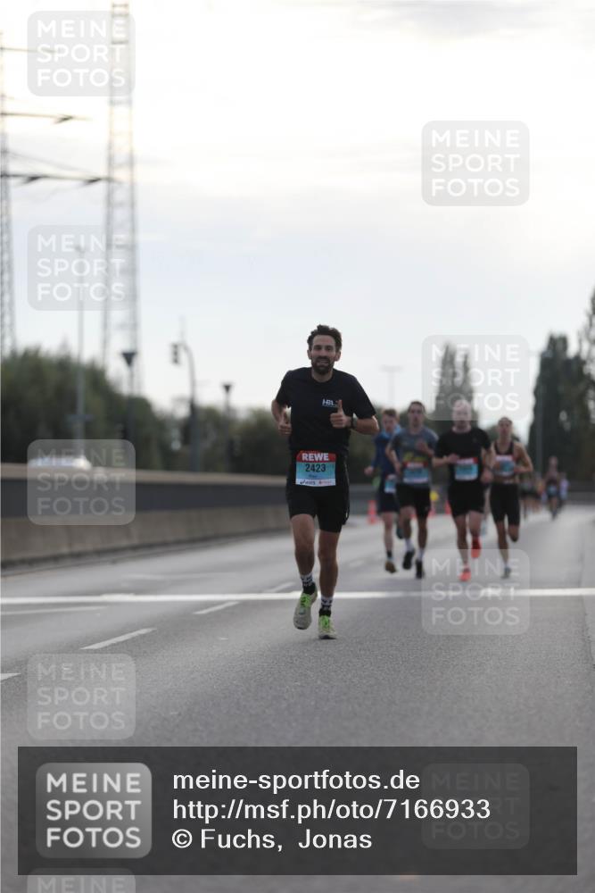 03.10.2024 - Köhlbrandbrückenlauf Fuchs,  Jonas http://msf.ph/oto/7166933 03.10.2024 09:10:00 Position 3 2423 meine-sportfotos.de