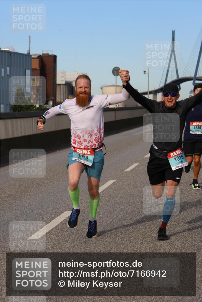 03.10.2024 - Köhlbrandbrückenlauf Miley Keyser http://msf.ph/oto/7166942 03.10.2024 09:41:25 Position 3 1493, 1316, 1680 meine-sportfotos.de