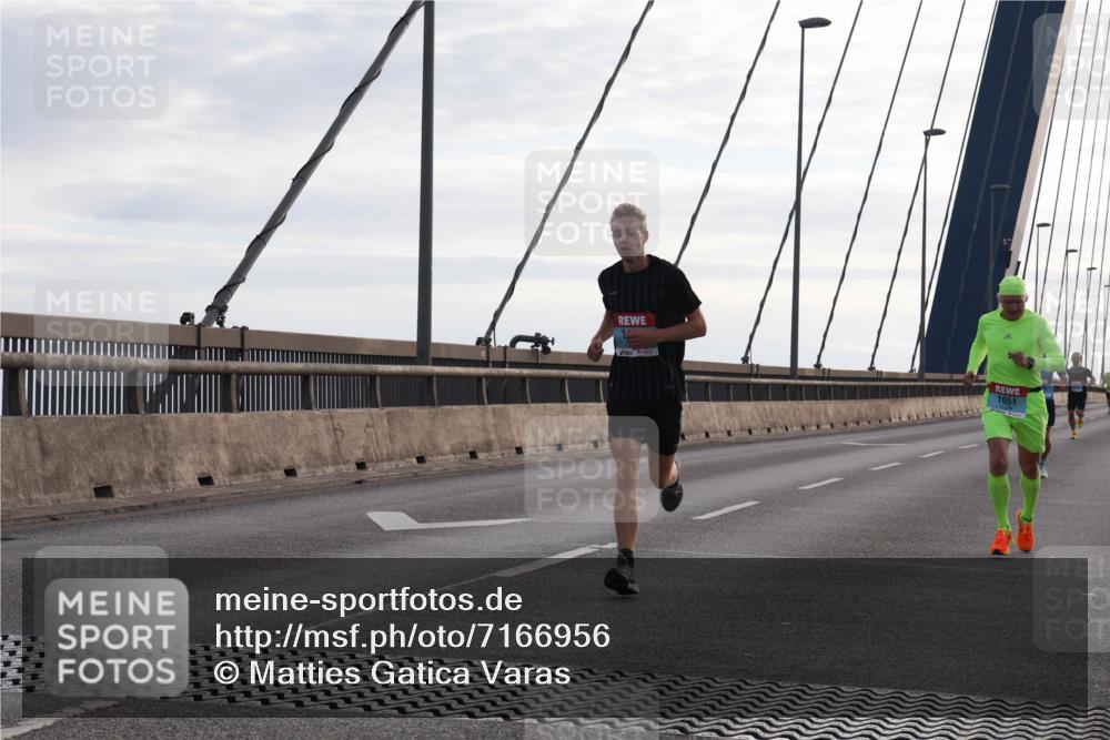 03.10.2024 - Köhlbrandbrückenlauf Matties Gatica Varas http://msf.ph/oto/7166956 03.10.2024 09:19:56 Position 2 1051 meine-sportfotos.de
