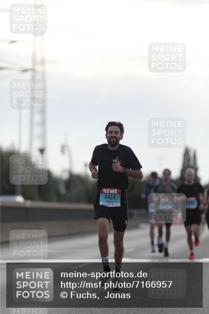 03.10.2024 - Köhlbrandbrückenlauf Fuchs,  Jonas http://msf.ph/oto/7166957 03.10.2024 09:10:01 Position 3 2423 meine-sportfotos.de