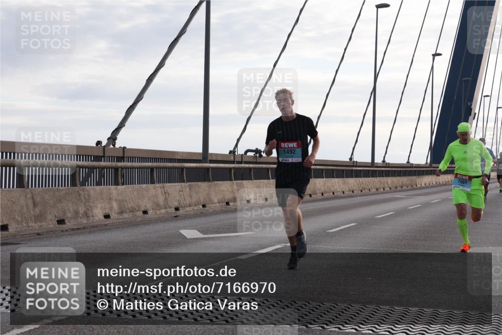03.10.2024 - Köhlbrandbrückenlauf Matties Gatica Varas http://msf.ph/oto/7166970 03.10.2024 09:19:56 Position 2 1492, 1051 meine-sportfotos.de