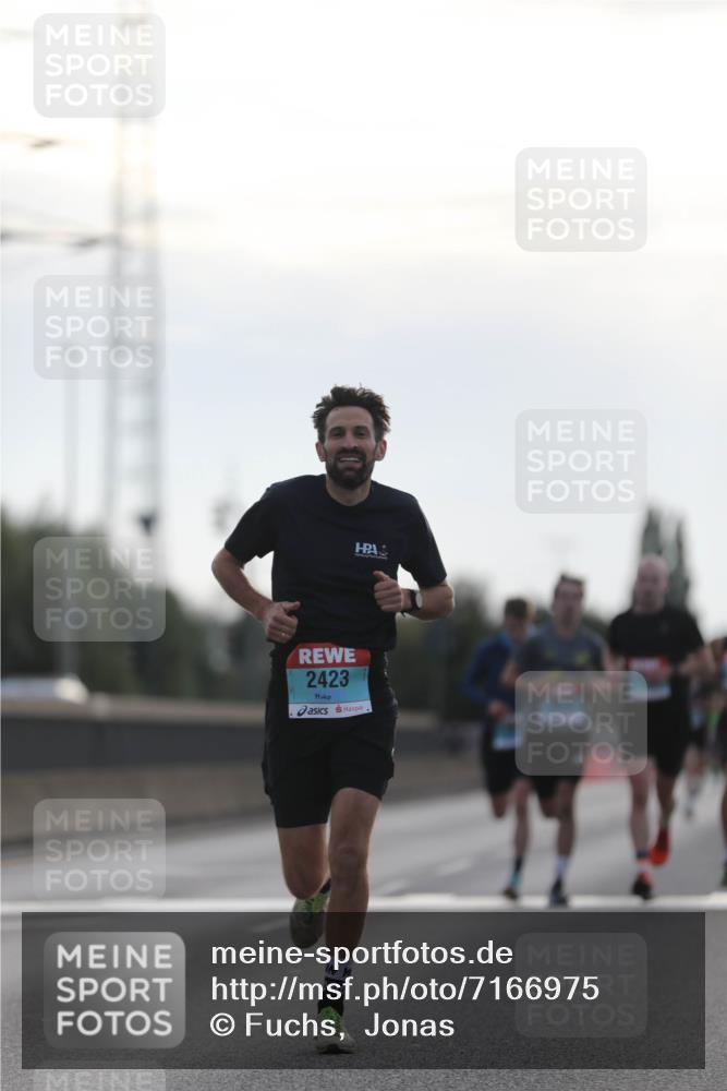03.10.2024 - Köhlbrandbrückenlauf Fuchs,  Jonas http://msf.ph/oto/7166975 03.10.2024 09:10:01 Position 3 2423, 09 meine-sportfotos.de