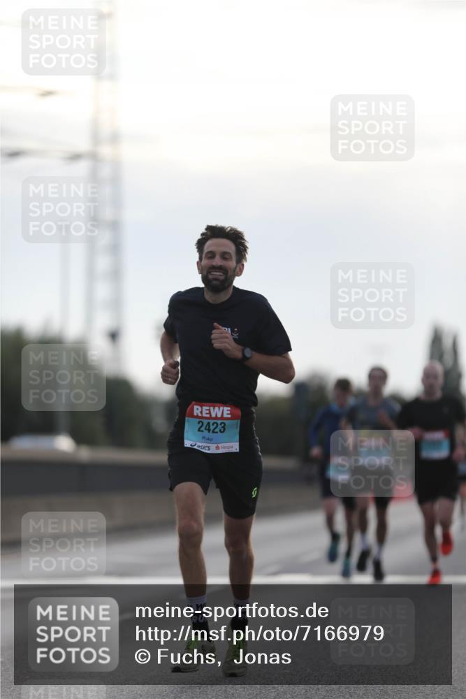 03.10.2024 - Köhlbrandbrückenlauf Fuchs,  Jonas http://msf.ph/oto/7166979 03.10.2024 09:10:02 Position 3 2423, 2 meine-sportfotos.de