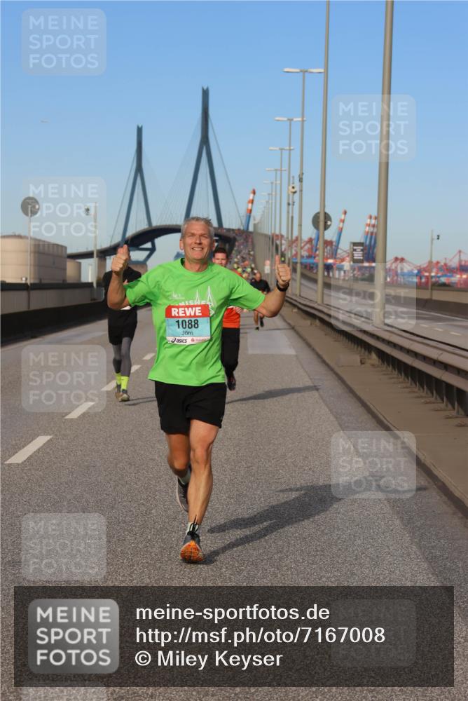 03.10.2024 - Köhlbrandbrückenlauf Miley Keyser http://msf.ph/oto/7167008 03.10.2024 09:41:34 Position 3 1088 meine-sportfotos.de