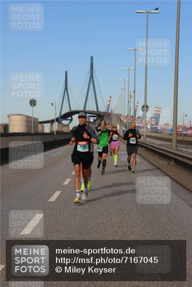 03.10.2024 - Köhlbrandbrückenlauf Miley Keyser http://msf.ph/oto/7167045 03.10.2024 09:41:43 Position 3 1260, 1198, 1091 meine-sportfotos.de
