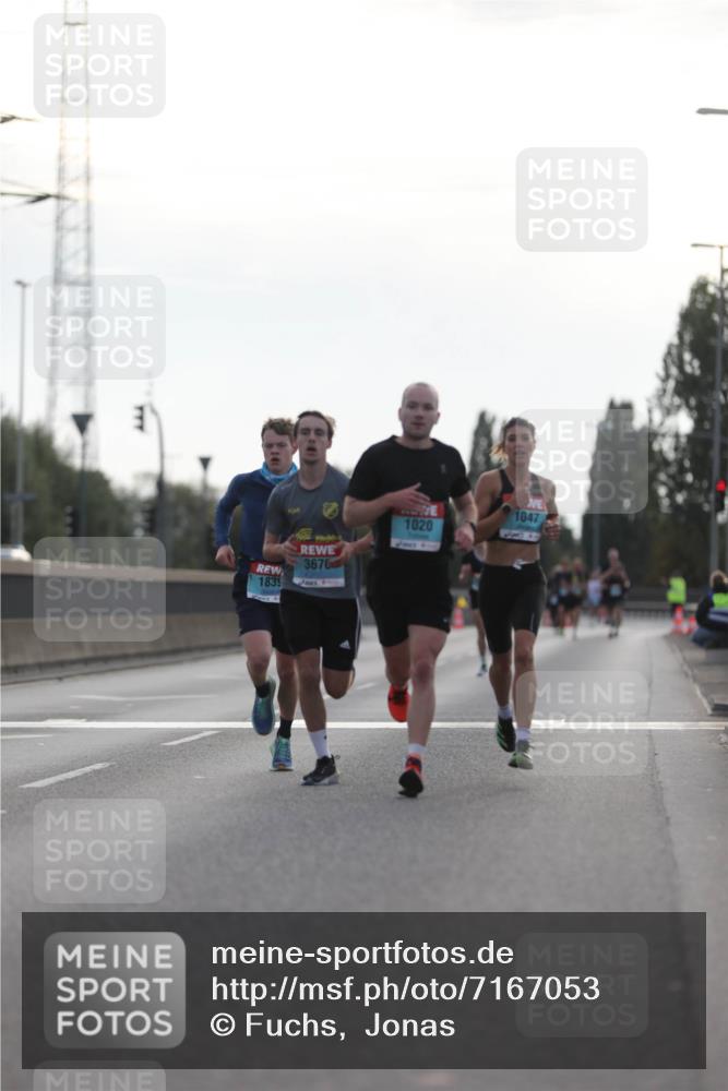 03.10.2024 - Köhlbrandbrückenlauf Fuchs,  Jonas http://msf.ph/oto/7167053 03.10.2024 09:10:04 Position 3 3670, 1839, 1020, 1047 meine-sportfotos.de