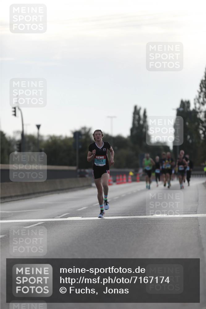03.10.2024 - Köhlbrandbrückenlauf Fuchs,  Jonas http://msf.ph/oto/7167174 03.10.2024 09:10:09 Position 3 1024 meine-sportfotos.de