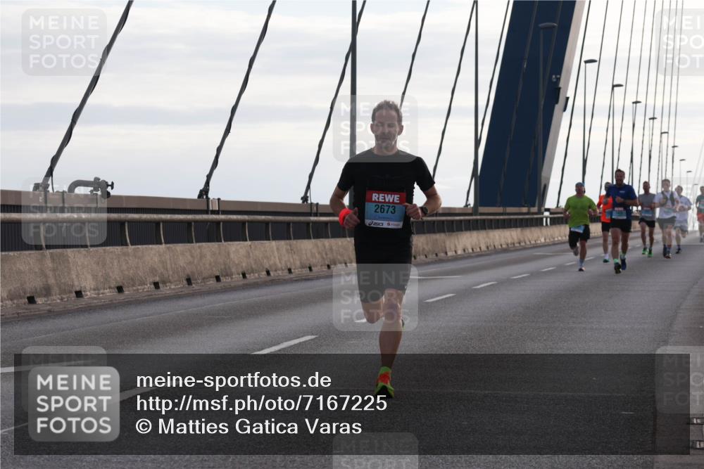 03.10.2024 - Köhlbrandbrückenlauf Matties Gatica Varas http://msf.ph/oto/7167225 03.10.2024 09:20:05 Position 2 2673 meine-sportfotos.de