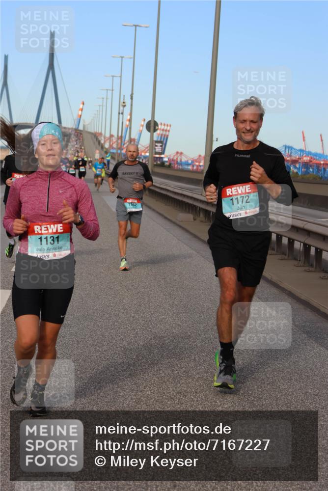 03.10.2024 - Köhlbrandbrückenlauf Miley Keyser http://msf.ph/oto/7167227 03.10.2024 09:41:55 Position 3 1131, 1162, 1172 meine-sportfotos.de