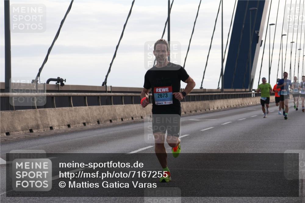 03.10.2024 - Köhlbrandbrückenlauf Matties Gatica Varas http://msf.ph/oto/7167255 03.10.2024 09:20:05 Position 2 2673 meine-sportfotos.de