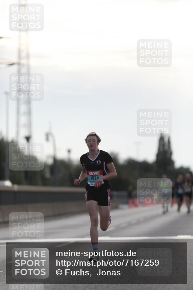 03.10.2024 - Köhlbrandbrückenlauf Fuchs,  Jonas http://msf.ph/oto/7167259 03.10.2024 09:10:12 Position 3 1024 meine-sportfotos.de