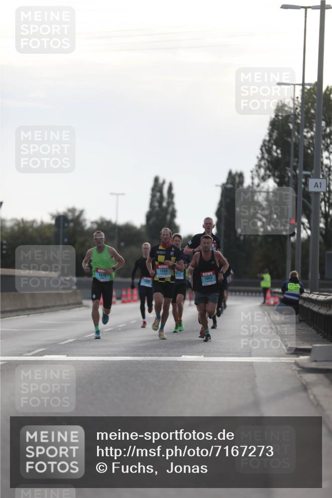 03.10.2024 - Köhlbrandbrückenlauf Fuchs,  Jonas http://msf.ph/oto/7167273 03.10.2024 09:10:18 Position 3 1054, 1018, 1014, 1063, 1 meine-sportfotos.de