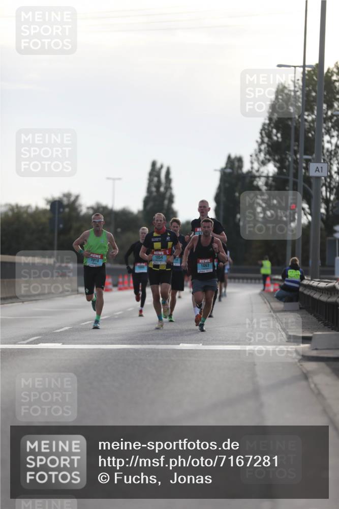 03.10.2024 - Köhlbrandbrückenlauf Fuchs,  Jonas http://msf.ph/oto/7167281 03.10.2024 09:10:19 Position 3 1054, 1018, 1063, 1099, 1 meine-sportfotos.de