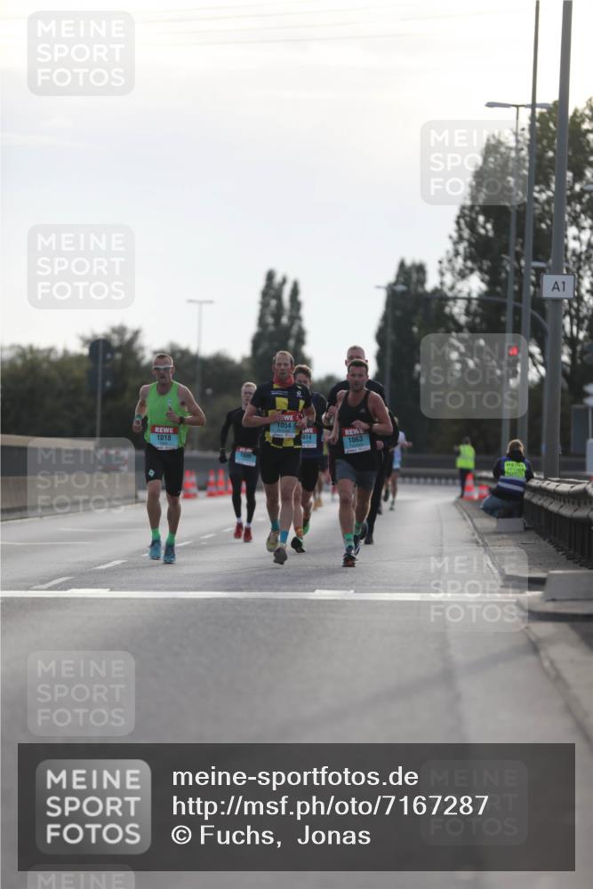 03.10.2024 - Köhlbrandbrückenlauf Fuchs,  Jonas http://msf.ph/oto/7167287 03.10.2024 09:10:19 Position 3 1018, 1099, 1054, 014, 1063, 1 meine-sportfotos.de