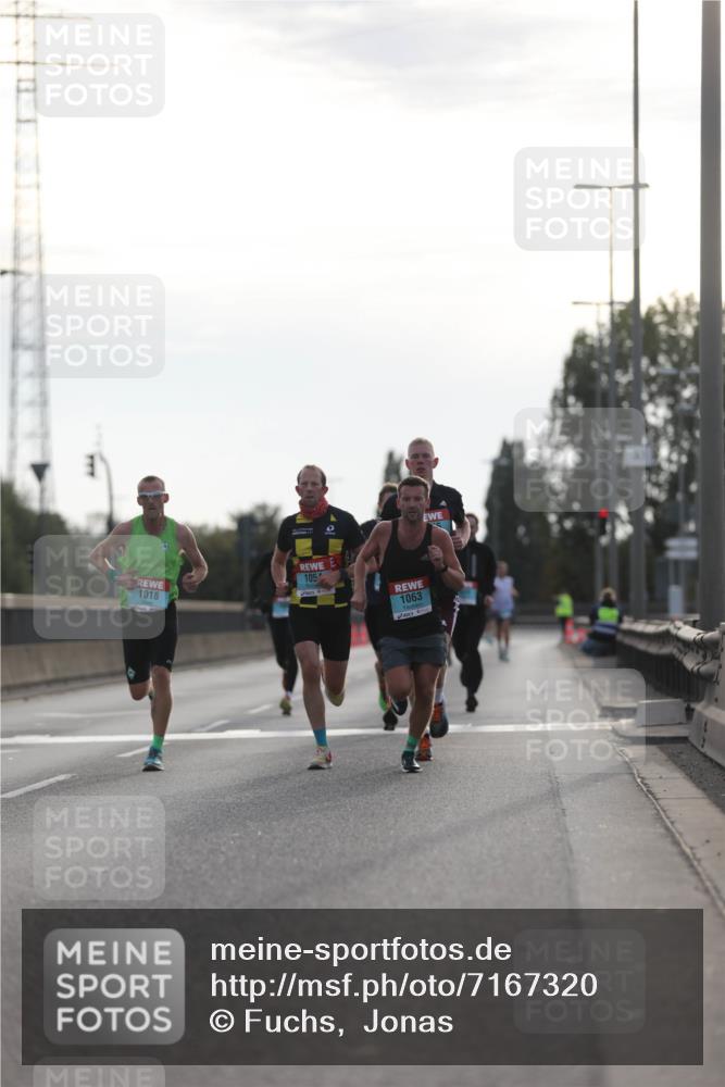 03.10.2024 - Köhlbrandbrückenlauf Fuchs,  Jonas http://msf.ph/oto/7167320 03.10.2024 09:10:23 Position 3 1018, 105, 1063 meine-sportfotos.de