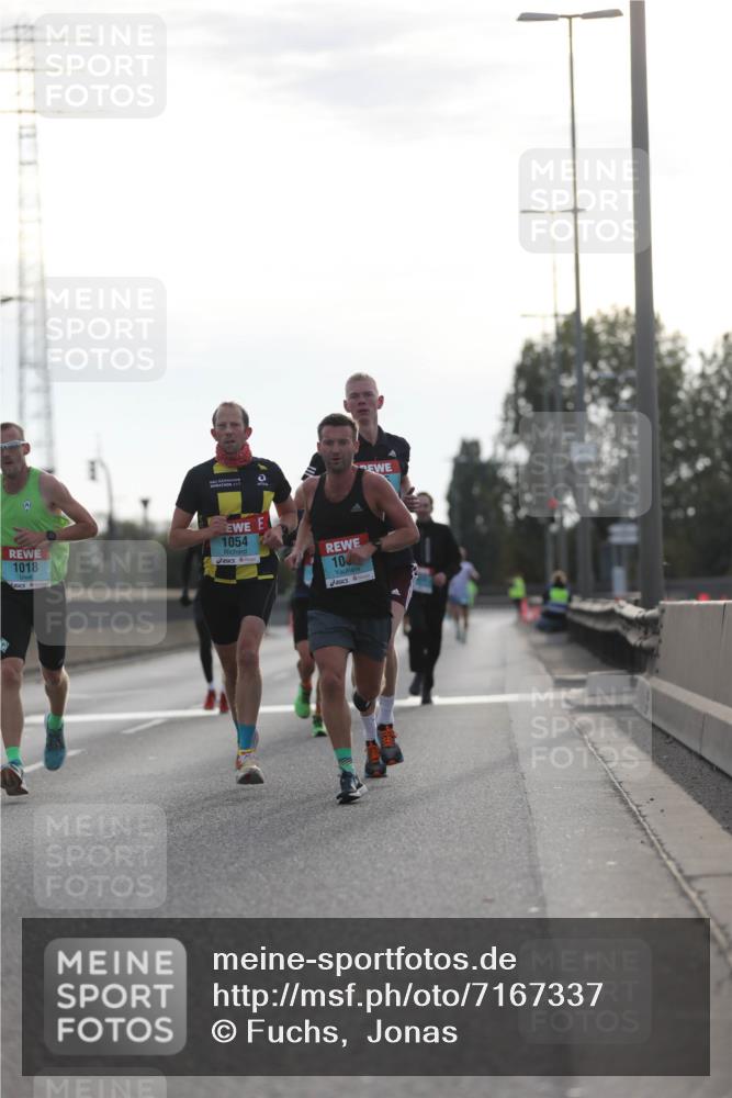 03.10.2024 - Köhlbrandbrückenlauf Fuchs,  Jonas http://msf.ph/oto/7167337 03.10.2024 09:10:24 Position 3 1018, 1054, 10 meine-sportfotos.de
