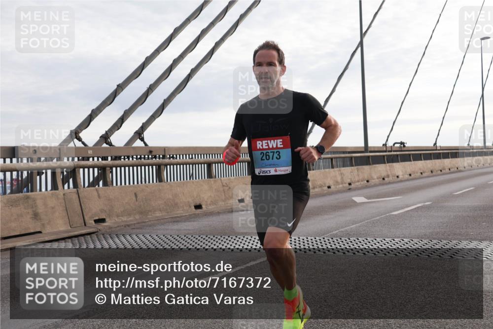 03.10.2024 - Köhlbrandbrückenlauf Matties Gatica Varas http://msf.ph/oto/7167372 03.10.2024 09:20:07 Position 2 2673 meine-sportfotos.de