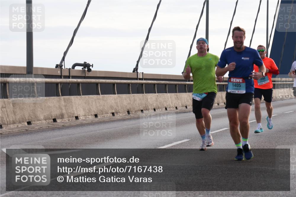 03.10.2024 - Köhlbrandbrückenlauf Matties Gatica Varas http://msf.ph/oto/7167438 03.10.2024 09:20:12 Position 2 00, 1405, 1090 meine-sportfotos.de