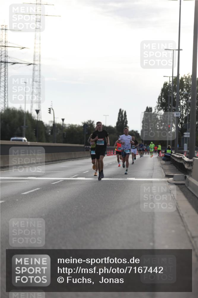 03.10.2024 - Köhlbrandbrückenlauf Fuchs,  Jonas http://msf.ph/oto/7167442 03.10.2024 09:10:32 Position 3 1492, 1 meine-sportfotos.de