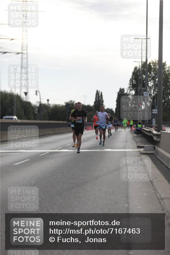 03.10.2024 - Köhlbrandbrückenlauf Fuchs,  Jonas http://msf.ph/oto/7167463 03.10.2024 09:10:32 Position 3  meine-sportfotos.de